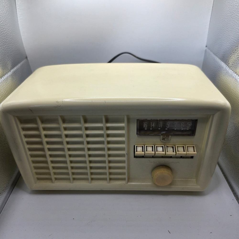1948 Wards Airline 84BR-1518A Ivory Tube AM Radio Montgomery Ward WORKING - Picture 2 of 9
